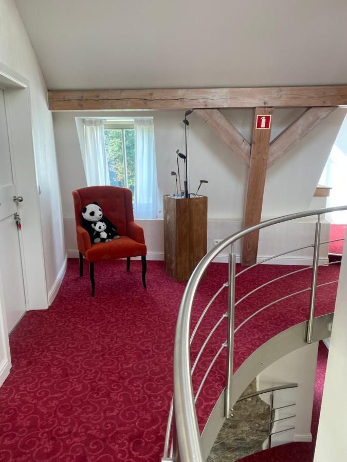 La Chambre Du Chateau De Bernalmont Lüttich Exterior foto