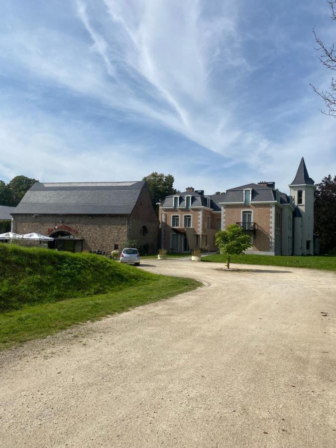 La Chambre Du Chateau De Bernalmont Lüttich Exterior foto