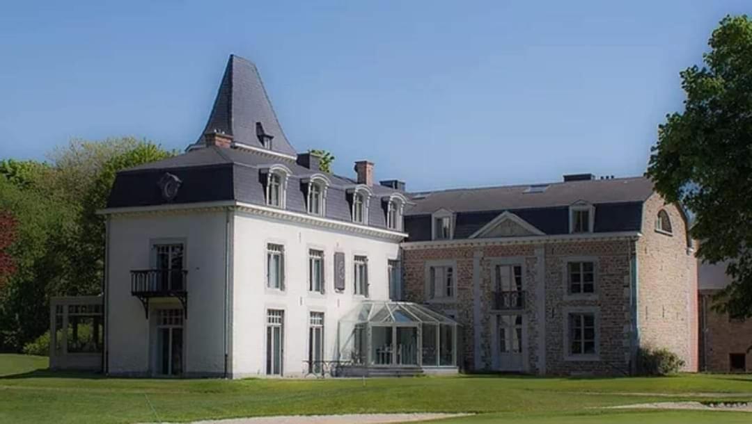 La Chambre Du Chateau De Bernalmont Lüttich Exterior foto
